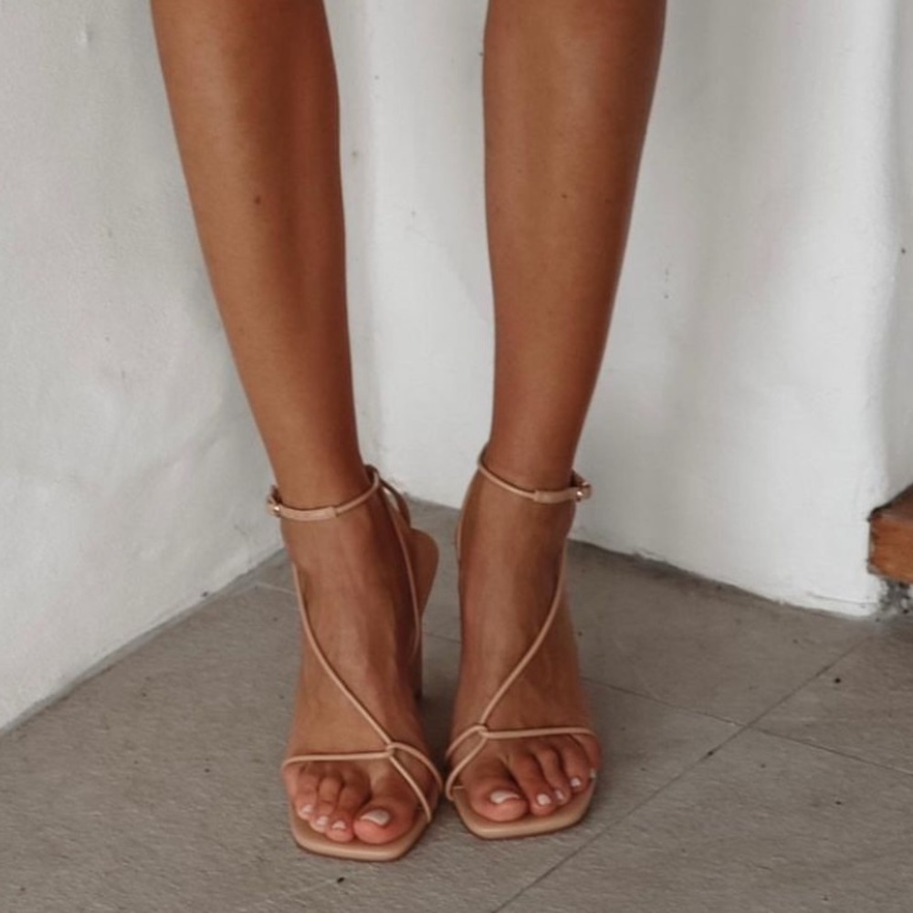 COVET Shoes ANNABELLE Tan Heels